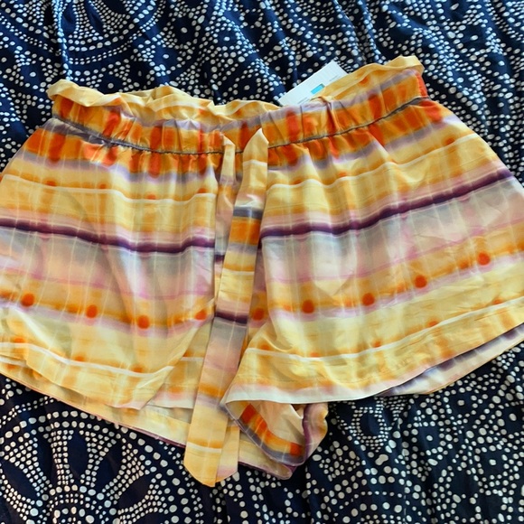 Future Collective Women’s Tie-Waist Paperbag Shorts - Picture 4 of 7